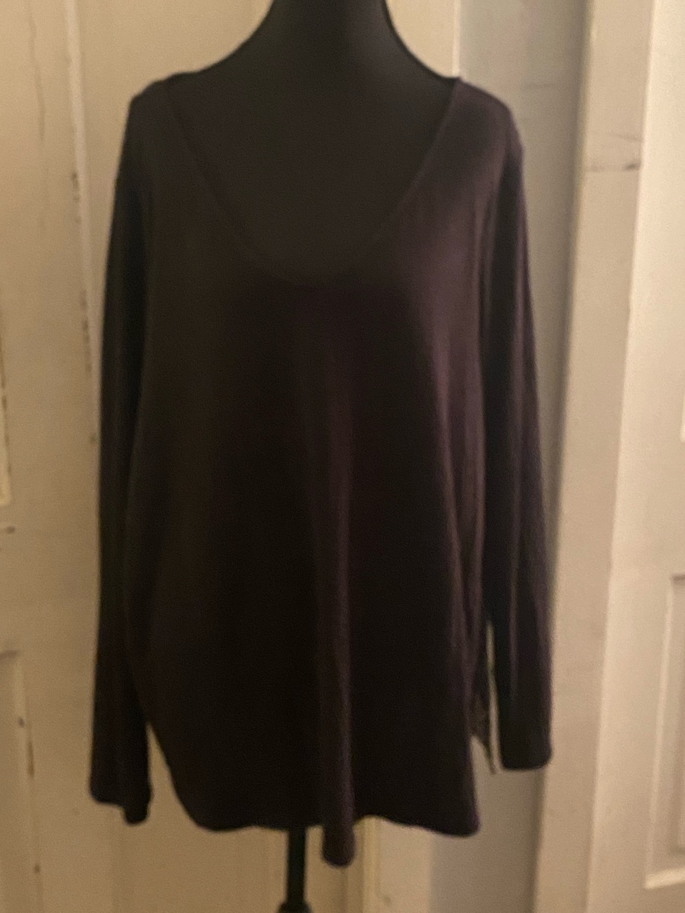 Women's V-Neck Long Sleeve Sweater - Black